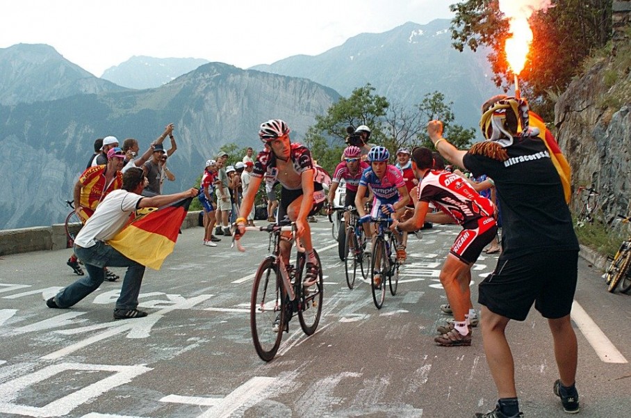 A l'ascension des cols de l'Alpe d'Huez